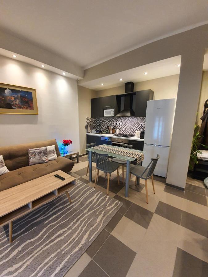 Lukas-2 B/R Luxurious Flat With Veranda Apartman Athén Kültér fotó
