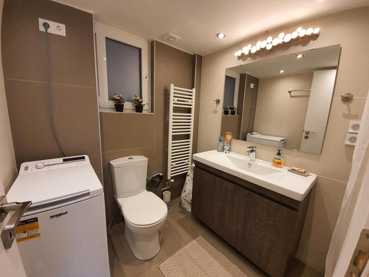 Lukas-2 B/R Luxurious Flat With Veranda Apartman Athén Kültér fotó