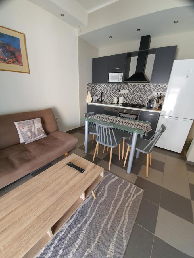 Lukas-2 B/R Luxurious Flat With Veranda Apartman Athén Kültér fotó