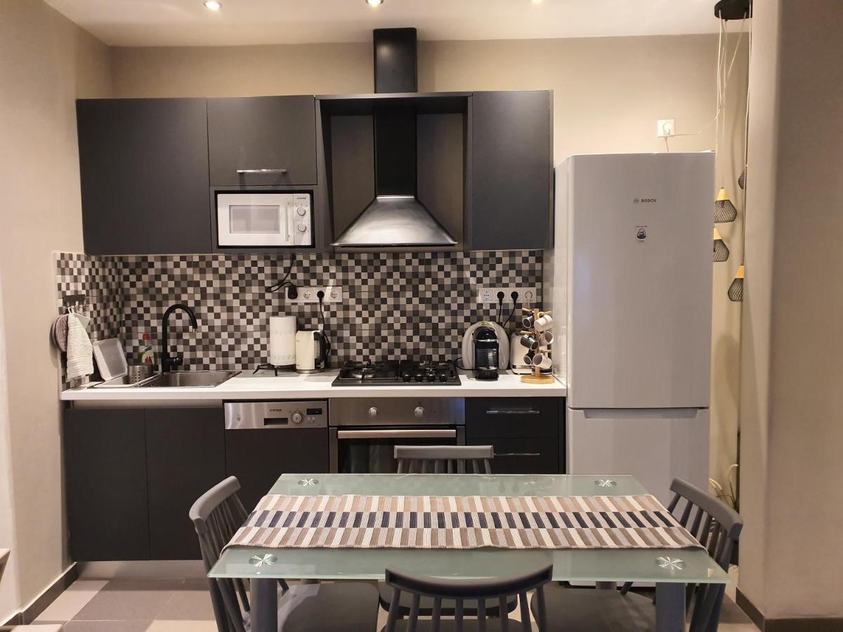 Lukas-2 B/R Luxurious Flat With Veranda Apartman Athén Kültér fotó