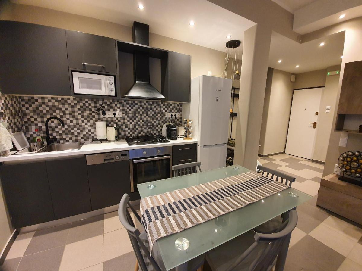 Lukas-2 B/R Luxurious Flat With Veranda Apartman Athén Kültér fotó